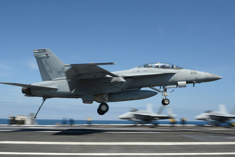 Kaliforniyada F/A-18 qırıcısının pilotu ölüb