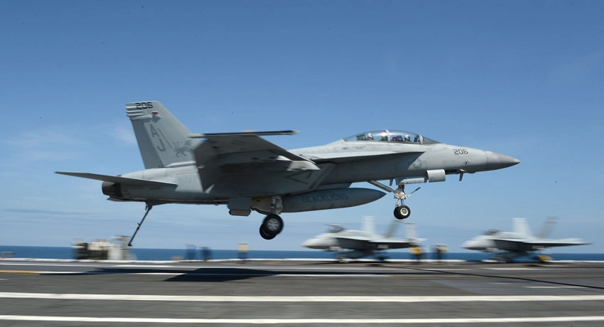 Kaliforniyada F/A-18 qırıcısının pilotu ölüb