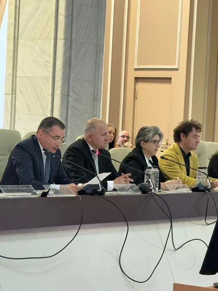 В Бухаресте прошла презентация выпуска известного журнала, посвященного Азербайджану