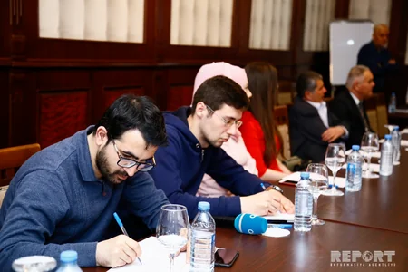 Bakıda KİV-lərin QİÇS-lə mübarizədə rolu məsələsi müzakirə olunub