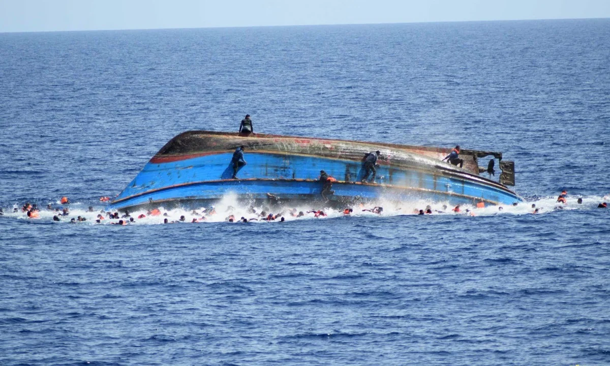 Boat carrying migrants sinks in Turkey leaving 4 dead and 30 missing