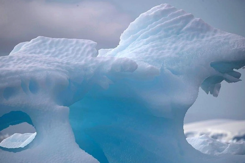 Начал разрушаться крупнейший в мире айсберг - ФОТО - ВИДЕО