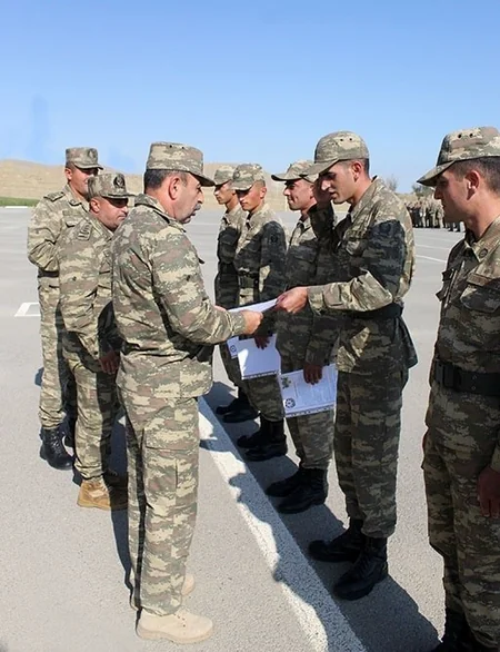 Hərbi qulluqçuların ehtiyata buraxılmasına başlanılıb