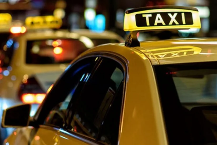 Taksi sürücüsünə qarşı quldurluq edən müştərinin məhkəməsi başlayır