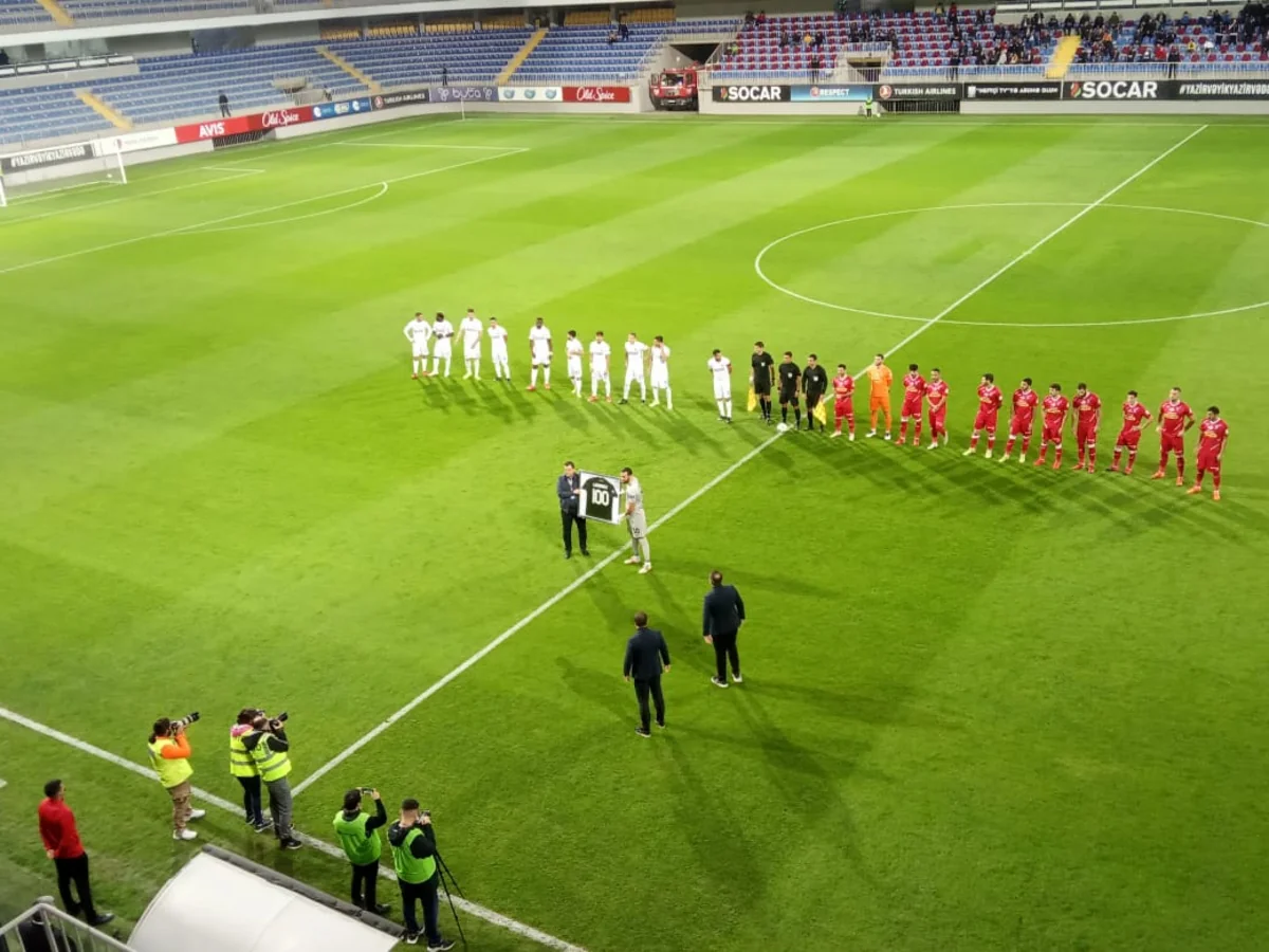 Neftçinin qapıçısı mükafatlandırılıb