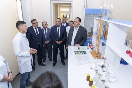 Məcnun Məmmədov Gəncə və Göygöldə elmi-tədqiqat institutları ilə tanış olub