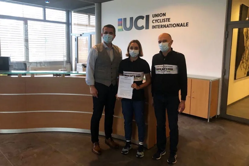 Velosipedçimiz WCC ilə peşəkar müqavilə imzaladı