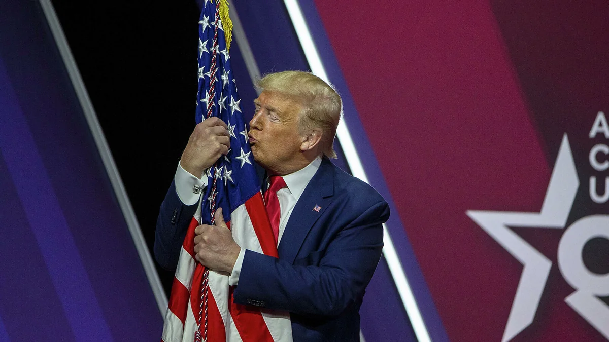 Tramp yenidən prezidentliyə namizəd olacağını istisna etməyib