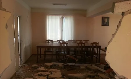 Ermənistanda icra hakimiyyətinin binasında partlayış baş verib