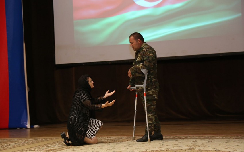 Qazilərdən ibarət “Mübarizlər” teatrı Anım günü ilə bağlı ədəbi-bədii kompozisiya nümayiş etdirib