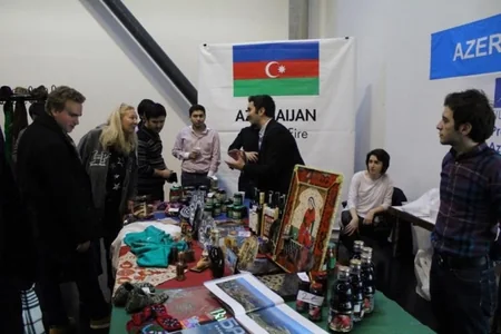 Azərbaycanlı tələbələr Vyanada 47-ci Beynəlxalq Bazar Festivalında iştirak ediblər