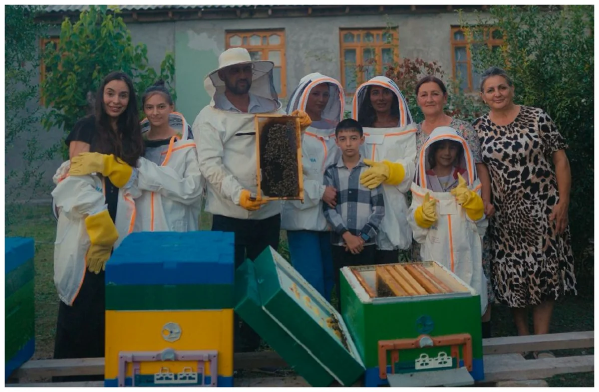 Leyla Aliyeva, Arzu Aliyeva meet participant of Young beekeeper project in Gabala