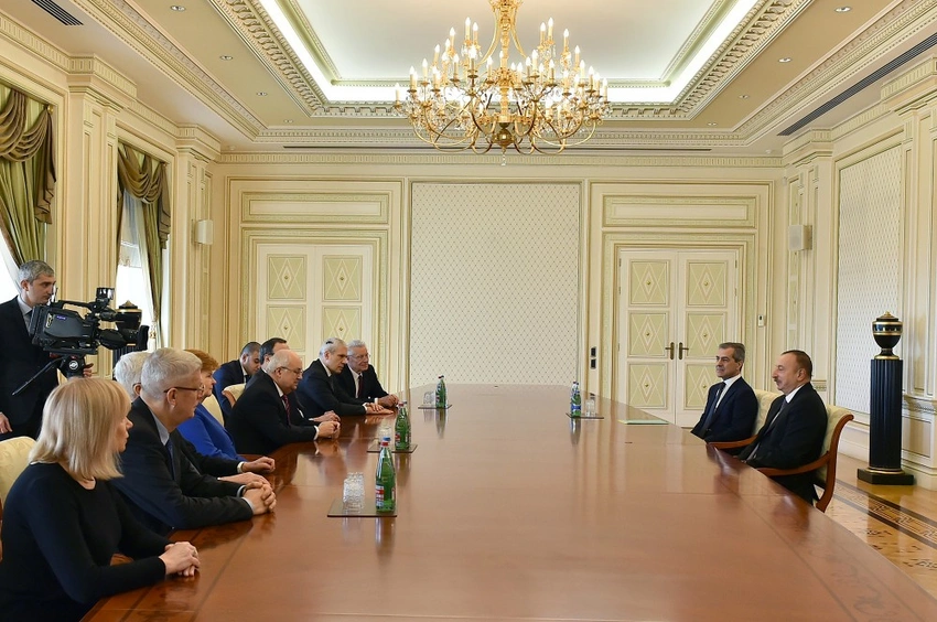 Prezident: Heydər Əliyev xalqımızın ümummilli lideri kimi Sovet sistemindən müstəqilliyə keçid dövrünü təmin edib - YENİLƏNİB