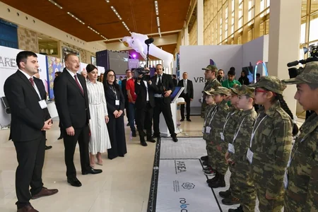 Prezident İlham Əliyev “Bakutel-2019” sərgisi ilə tanış olub - YENİLƏNİB