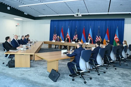 Blinkenin iştirakı ilə Azərbaycan və Ermənistan XİN rəhbərlərinin görüşü keçirilir