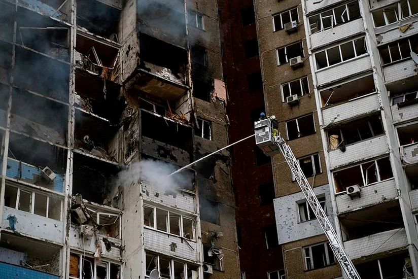 Kiyevə raket hücumu olub, 4 nəfər yaralanıb, onlarla insan yaralanıb