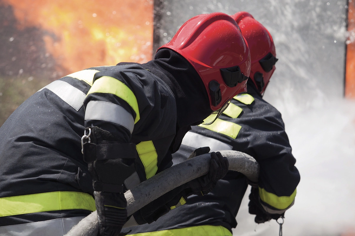 Abşeronda zavodun ərazisində yanğın olub