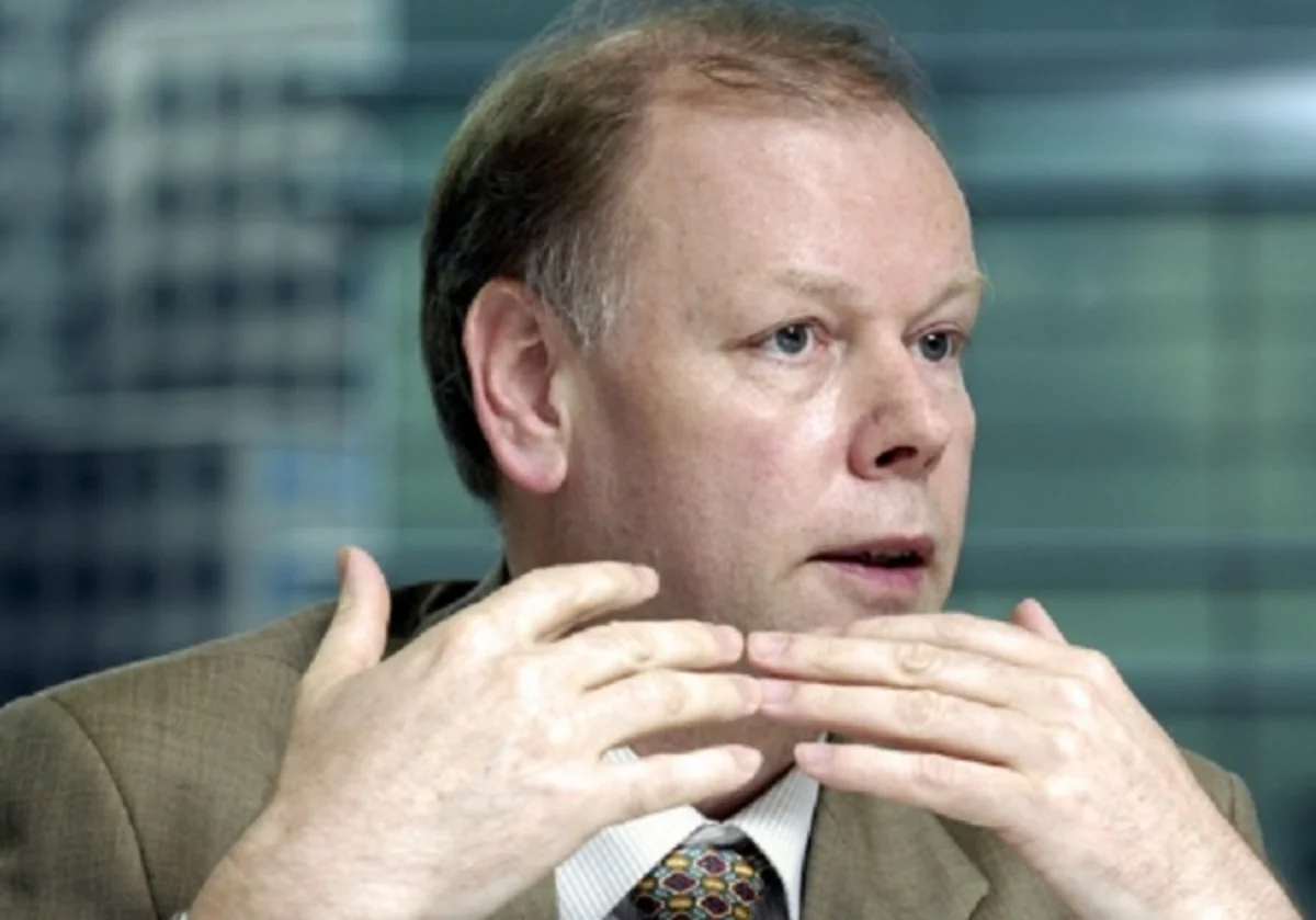 Expert: Azerbaijan was late with correction of manat rate