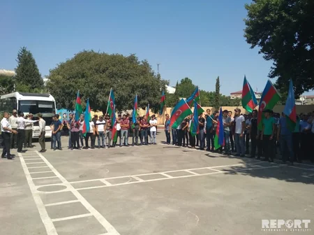 Bərdədə çağırışçı gənclər hərbi xidmətə yola salınıb - FOTO