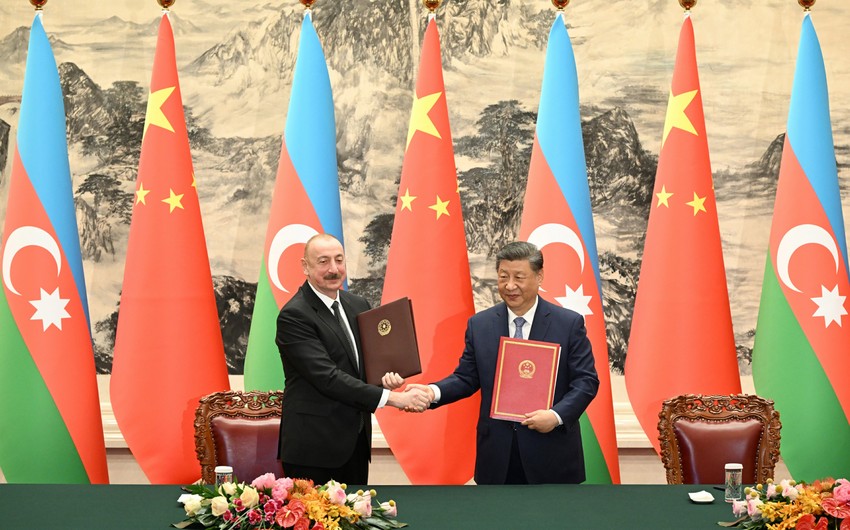 PRC chairman invites Azerbaijani president to SCO Summit