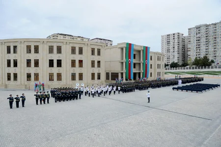 Gənc sərhədçilər and içib