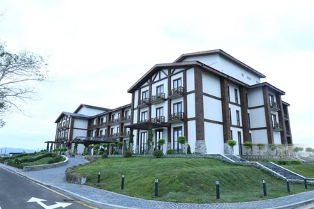 Bir qrup media nümayəndəsi Zəngilanda yeni açılan “Ağalı” hoteldə olublar