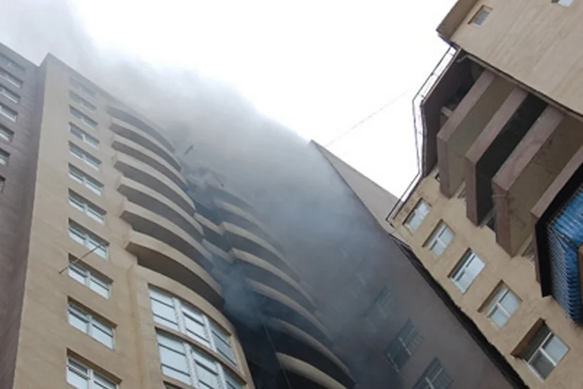 Bakıda çoxmərtəbəli yaşayış binasında yanğın:  2 nəfər xilas edilib, 17 sakin təxliyə olunub