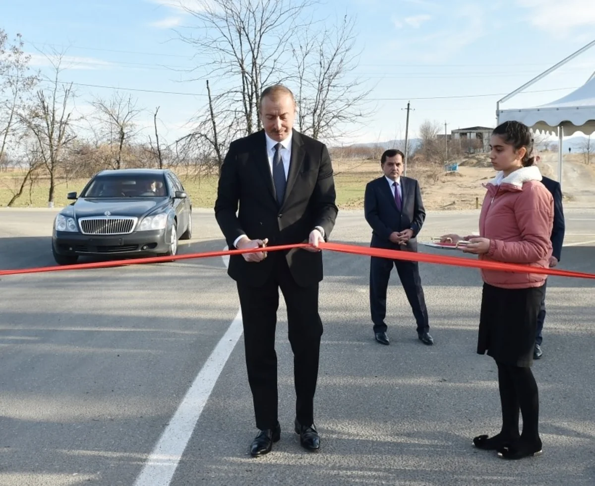 İlham Əliyev Qazaxda avtomobil yolunun açılışında iştirak edib - FOTO