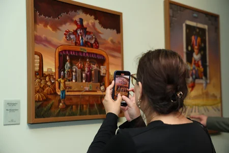 Heydar Aliyev Center hosts Brazilian artist`s exhibition Reflection of Eternity