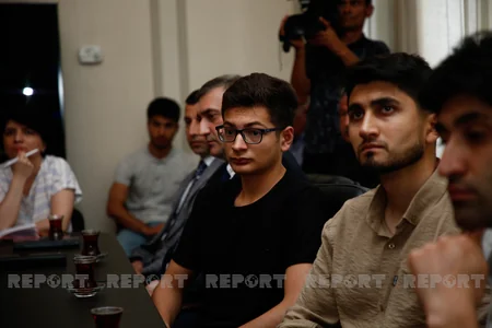 Mədəniyyət Nazirliyi Gürcüstanın azərbaycanlı icmasına milli rəqs geyimləri hədiyyə edib