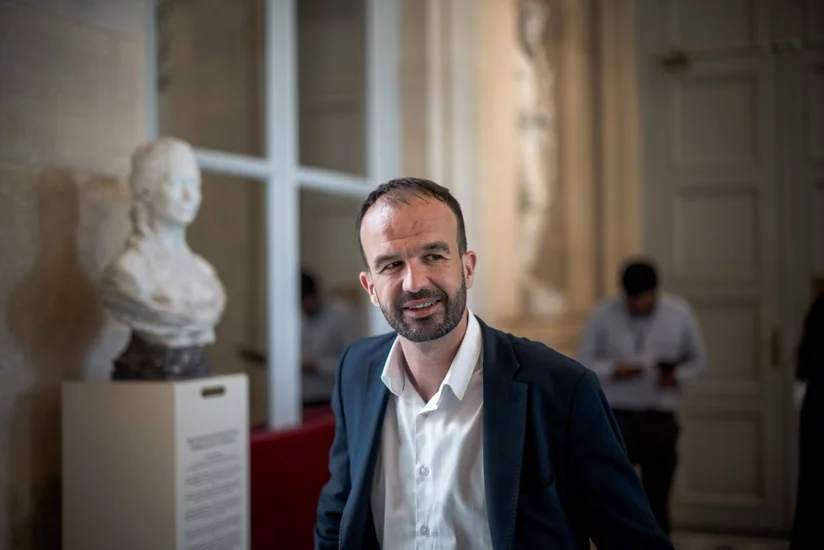 Solçu deputatlar parlamentə Makronun istefası təklifini göndərəcək