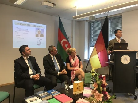 Berlin Humboldt Universitetində Nəsiminin 650 illik yubileyinə həsr olunmuş elmi-praktiki konfrans keçirilib