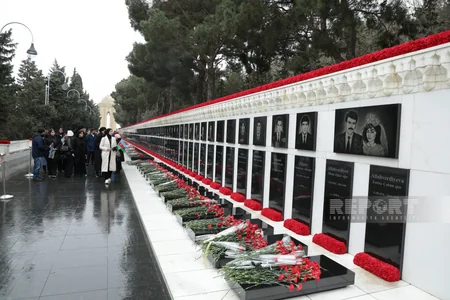 Milli qürur və and yeri - Şəhidlər xiyabanına axın başlayıb - FOTOREPORTAJ