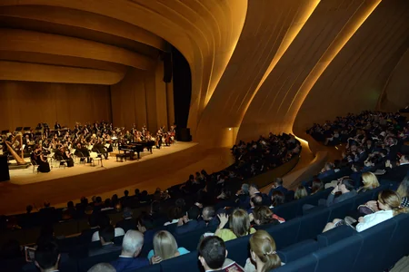 Tekfen Filarmoniya Orkestri Bakıda “100 il” adlı konsert proqramı ilə çıxış edib