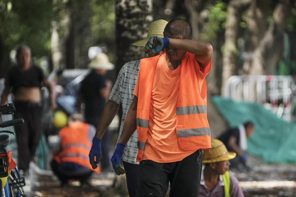 Malidə anomal istilərdən 100-dən çox adam ölüb