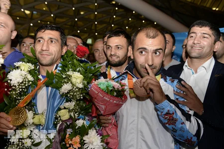 Azərbaycan paralimpiyaçıları ölkəyə qayıdıb - FOTO