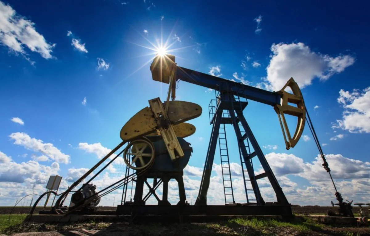 Azerbaijani oil price up by about 4%
