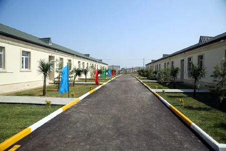 ​Cəbhəboyu zonada zabit ailələri üçün daha bir yaşayış kompleksi istifadəyə verilib