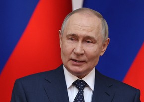 Putin Kurska səfər edib