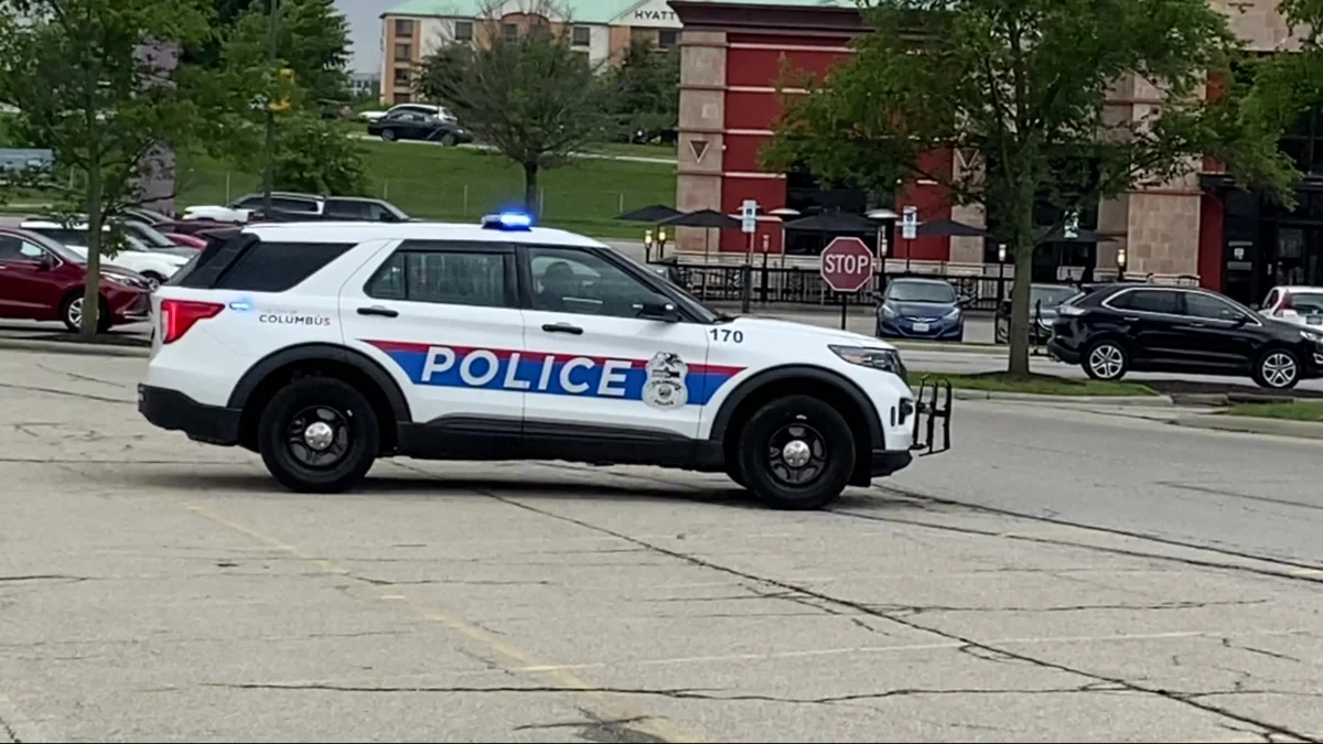 ABŞ-ın Ohayo ştatında ticarət mərkəzində atışma olub