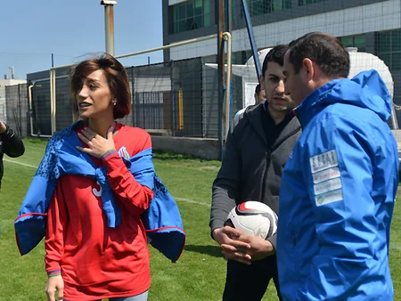 Müğənni Röya Ayxan Avropa çempionatına hazırlaşan Azərbaycan yığması ilə görüşüb