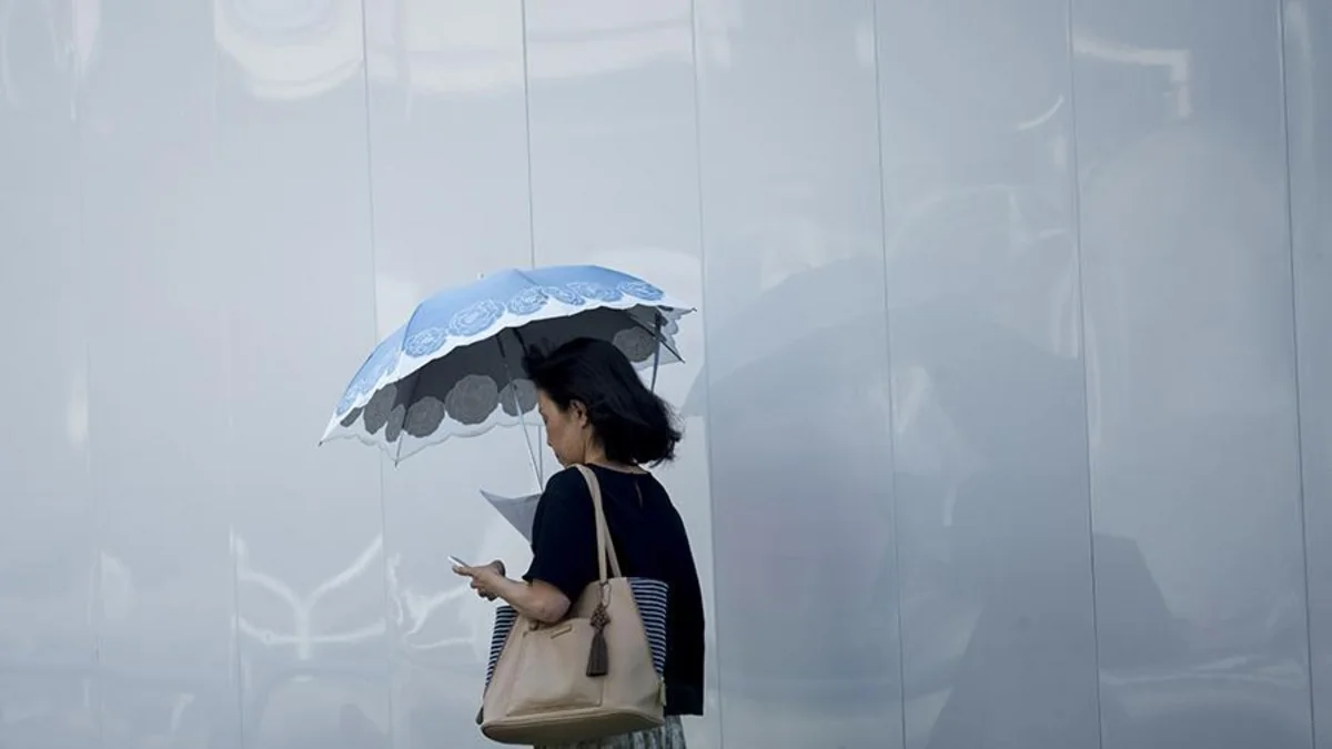 Japanese heat wave leaves three dead