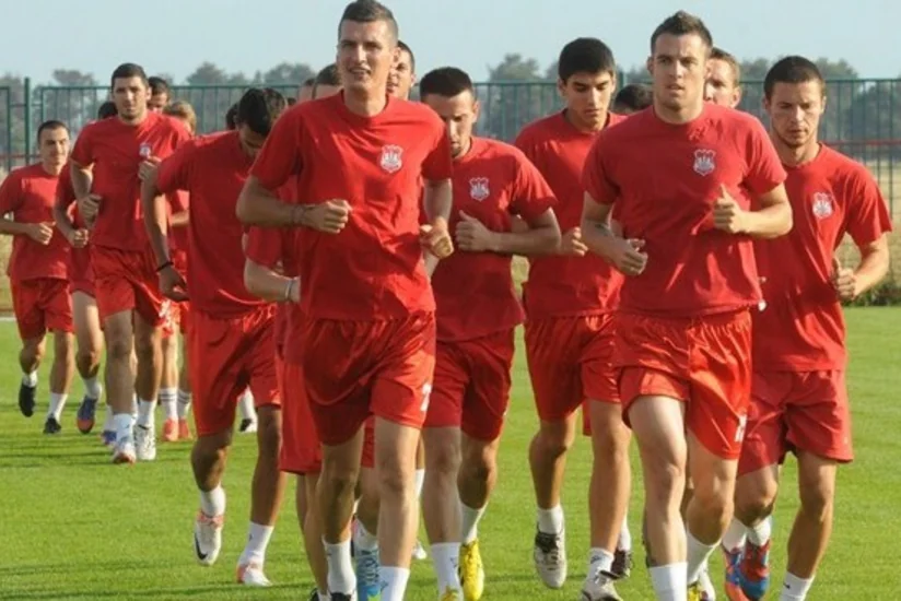 UEFA Mladostla oyundakı davaya görə Neftçinin futbolçularını cəzalandırıb