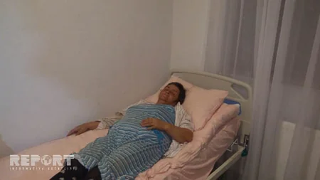 Biləsuvarda fəhlələri daşıyan mikroavtobusun aşması nəticəsində 22 nəfər xəsarət alıb