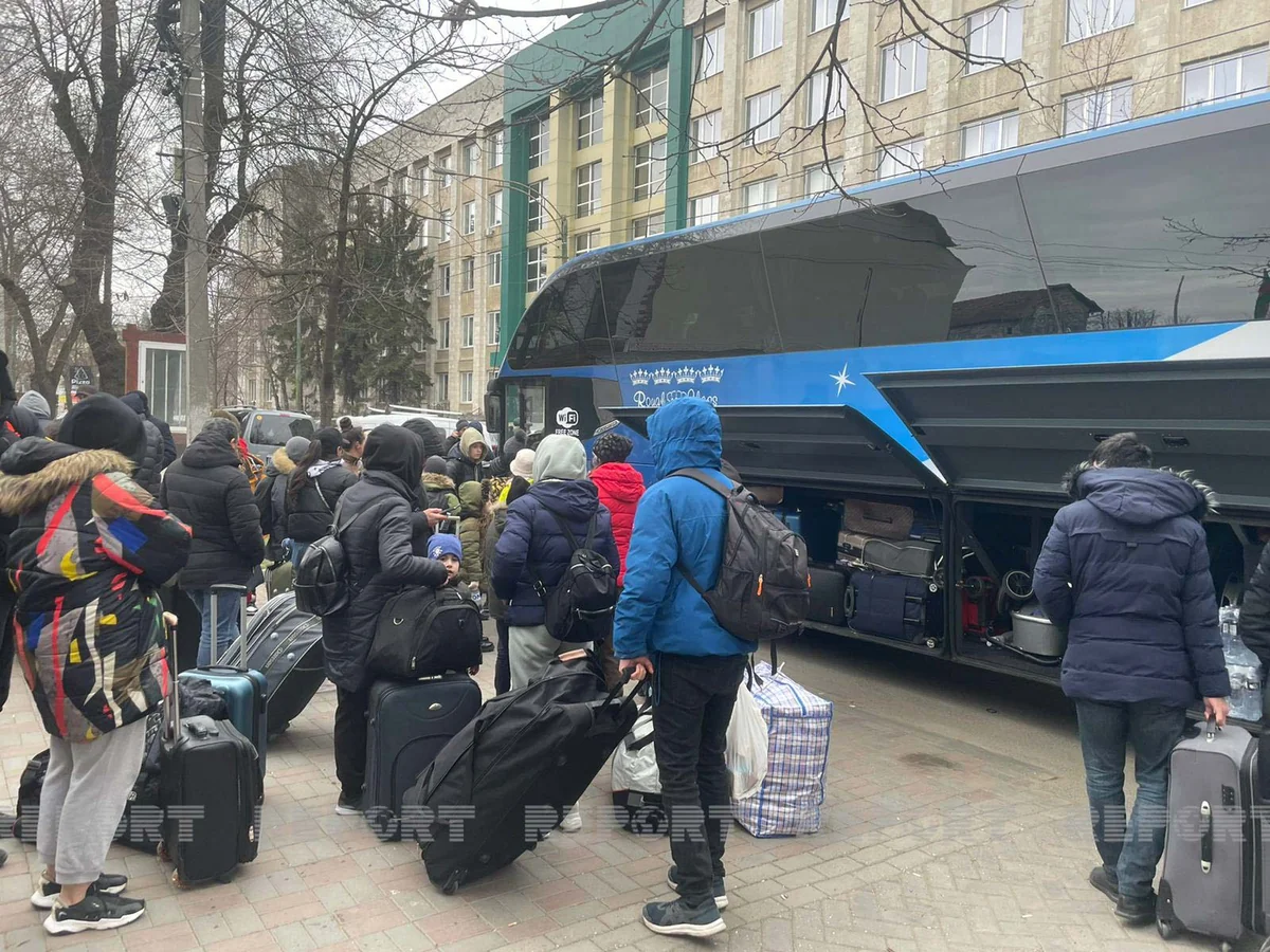 Next group of Azerbaijanis crossing from Ukraine to Moldova leaves for homeland