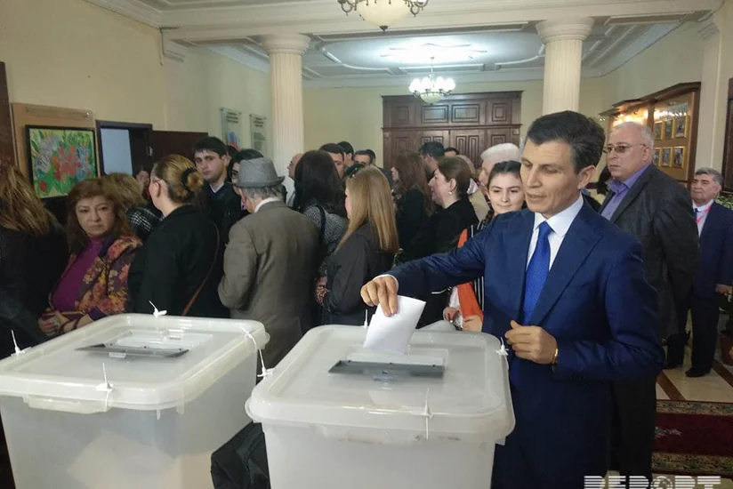 Prezidentliyə namizəd Zahid Oruc səs verib