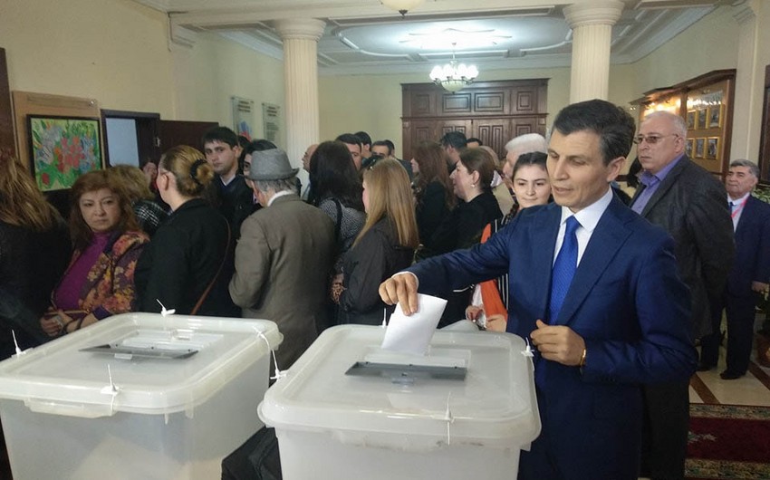 Prezidentliyə namizəd Zahid Oruc səs verib