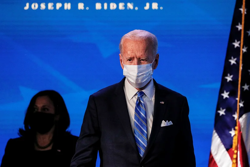 Sorğu: Əksər amerikalılar Baydeni dəstəkləyir