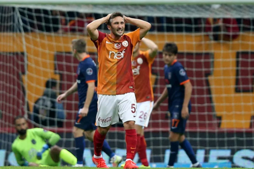 Qalatasaray klubu Sabri Sarıoğlu ilə yollarını ayıracaq
