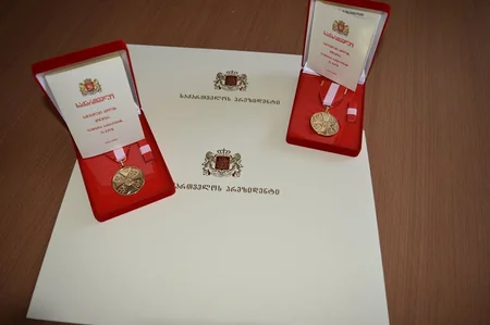 Gürcüstan prezidenti azərbaycanlı veteranları təbrik edib